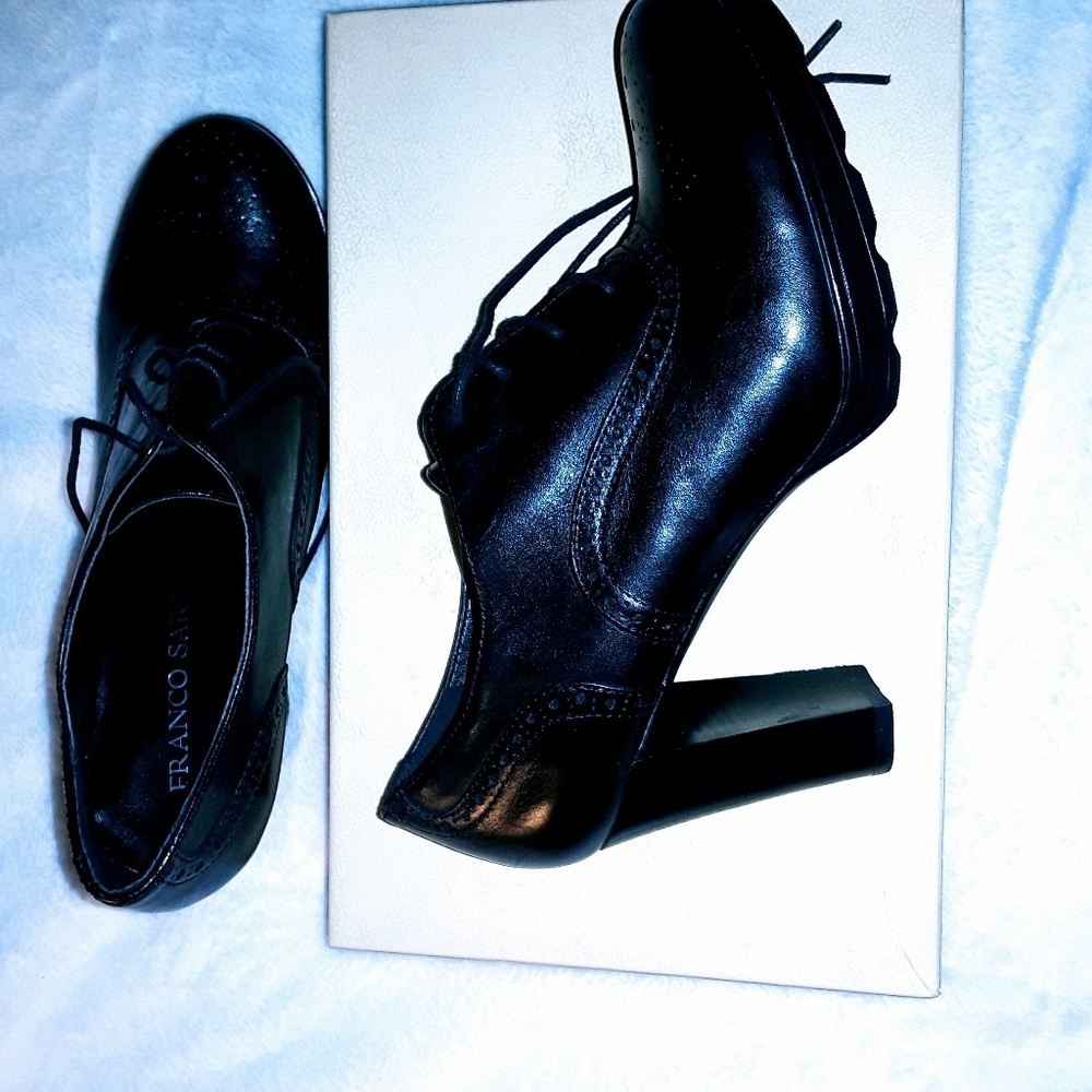 Dress booties